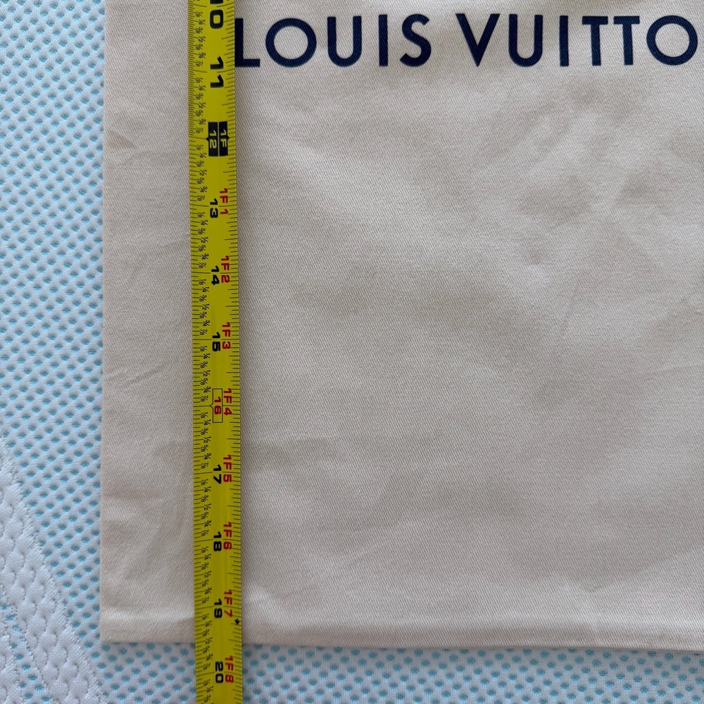 Authentic Louis Vuitton Beige Drawstring Dust Bag - Picture 5 of 5